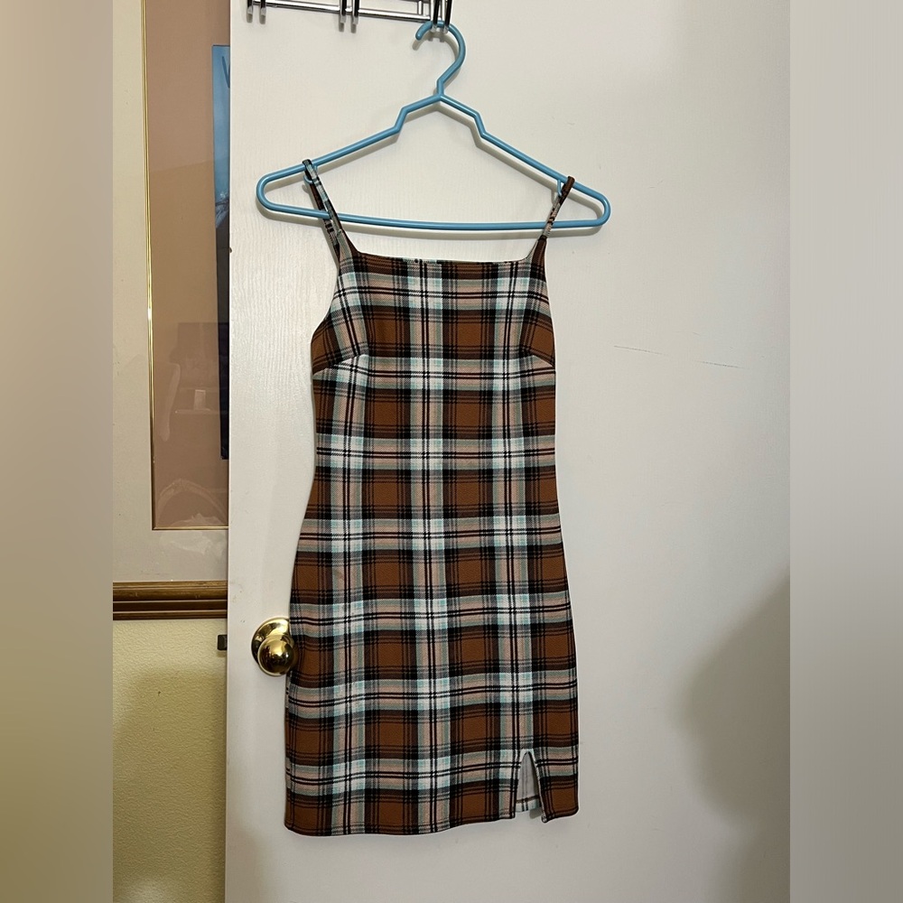 No boundaries mini dress. Sz:M (7-9) plaid brown
